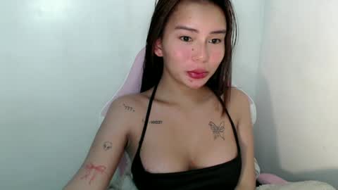 Snapshot of callme_remaxxx7 chatting on 06.19.26 Rema online show from 06.19.26