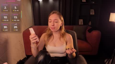 Snapshot of callmenora chatting on 11.13.25 Nora online show from 11.13.25