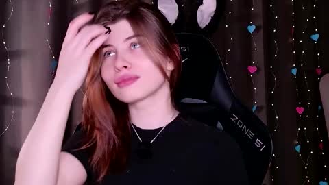 Snapshot of callmetori chatting on 03.03.26 Frida online show from 03.03.26