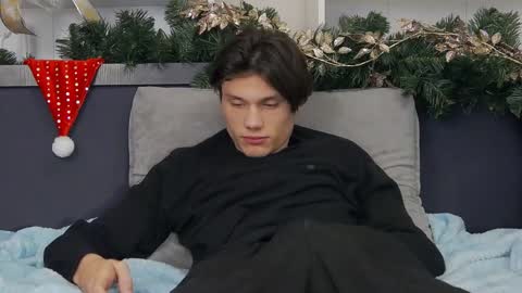 Snapshot of calvin_cay chatting on 12.28.24 Calvin online show from 12.28.24