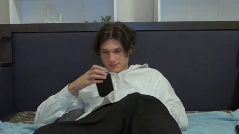 Snapshot of calvin_cay chatting on 01.06.25 Calvin online show from 01.06.25