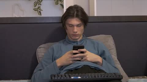 Snapshot of calvin_cay chatting on 01.12.25 Calvin online show from 01.12.25