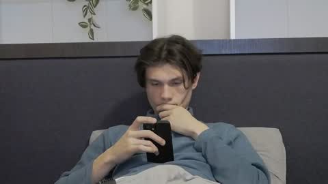 Snapshot of calvin_cay chatting on 01.26.25 Calvin online show from 01.26.25