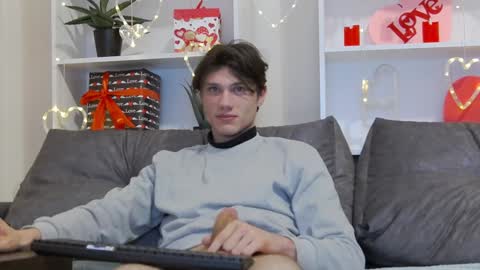 Snapshot of calvin_cay chatting on 02.06.25 Calvin online show from 02.06.25