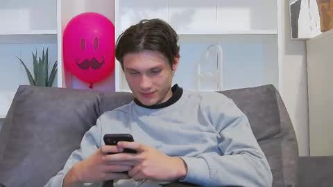 Snapshot of calvin_cay chatting on 02.20.25 Calvin online show from 02.20.25