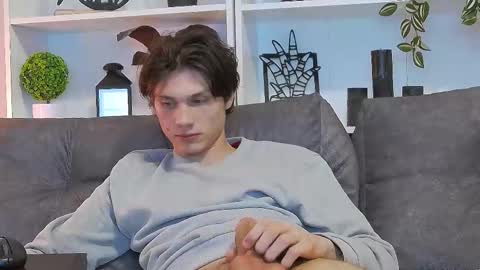 Snapshot of calvin_cay chatting on 03.11.25 Calvin online show from 03.11.25