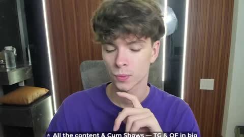 Hey I am Calvin  online show from 04.22.26