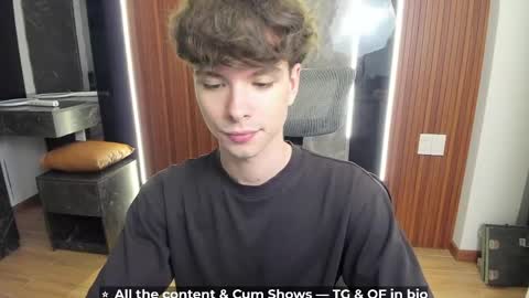 Hey I am Calvin  online show from 04.29.26