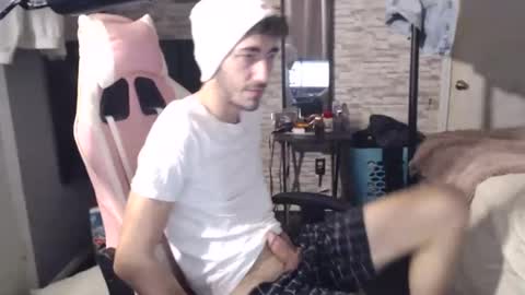 Snapshot of calvin_tanner chatting on 12.17.24 calvin_tanner online show from 12.17.24