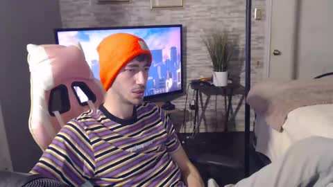 Snapshot of calvin_tanner chatting on 12.27.24 calvin_tanner online show from 12.27.24