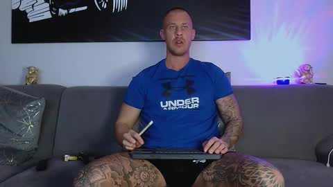 Snapshot of calvinhunt69 chatting on 01.08.25 Calvin online show from 01.08.25