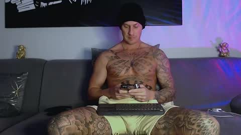 Snapshot of calvinhunt69 chatting on 01.11.25 Calvin online show from 01.11.25