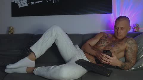 Snapshot of calvinhunt69 chatting on 01.16.25 Calvin online show from 01.16.25