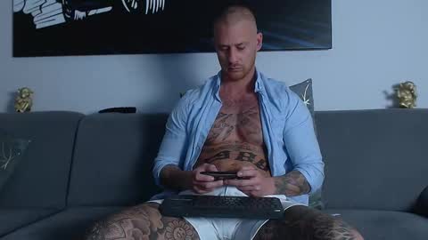 Snapshot of calvinhunt69 chatting on 02.11.25 Calvin online show from 02.11.25