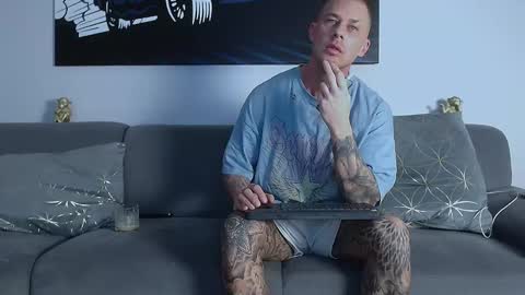 Snapshot of calvinhunt69 chatting on 02.27.25 Calvin online show from 02.27.25