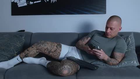 Snapshot of calvinhunt69 chatting on 03.04.25 Calvin online show from 03.04.25