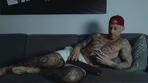 Snapshot of calvinhunt69 chatting on 10.30.25 Calvin online show from 10.30.25