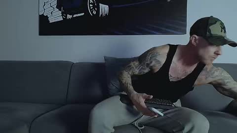 Snapshot of calvinhunt69 chatting on 11.20.25 Calvin online show from 11.20.25