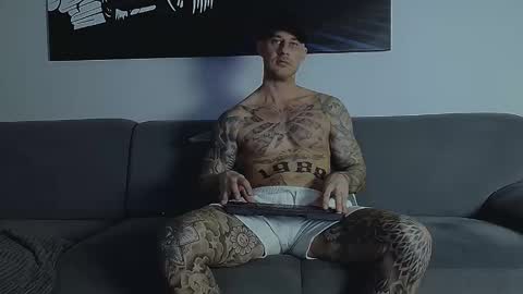 Snapshot of calvinhunt69 chatting on 11.26.25 Calvin online show from 11.26.25