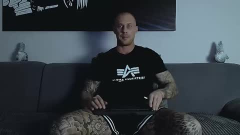 Snapshot of calvinhunt69 chatting on 12.02.25 Calvin online show from 12.02.25