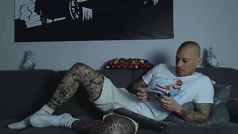 Snapshot of calvinhunt69 chatting on 12.14.25 Calvin online show from 12.14.25