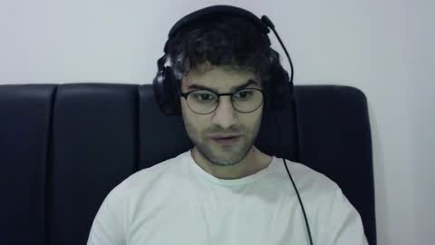 Snapshot of calvinjohnlad chatting on 12.25.24 Calvinjohnlad online show from 12.25.24