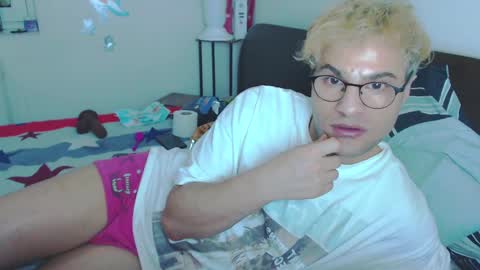 Snapshot of calvinjohnlad chatting on 03.04.25 Calvinjohnlad online show from 03.04.25