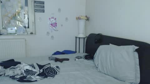 Calvinjohnlad online show from 12.13.25