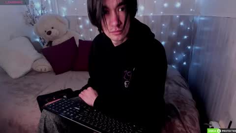 Snapshot of calvinowens chatting on 11.24.25 Calvin Owens online show from 11.24.25