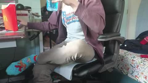 Snapshot of calypsocabal chatting on 12.21.25 Calypso online show from 12.21.25