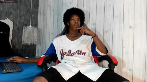 Snapshot of cam_brown chatting on 10.19.25           online show from 10.19.25