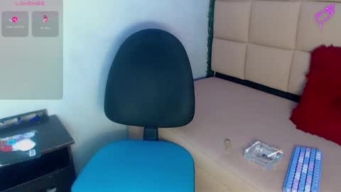 Snapshot of cam_sexyboy chatting on 10.08.25 cam_sexyboy online show from 10.08.25