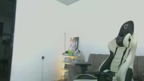 Snapshot of cam_xman chatting on 05.26.26 cam_xman online show from 05.26.26