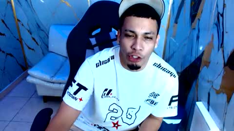 Snapshot of cam_xman chatting on 06.07.26 cam_xman online show from 06.07.26