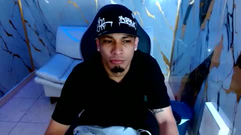 Snapshot of cam_xman chatting on 06.08.26 cam_xman online show from 06.08.26
