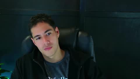 camara110 online show from 02.13.25