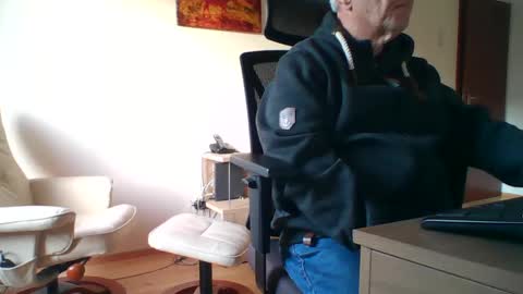 camcologne online show from 12.20.24