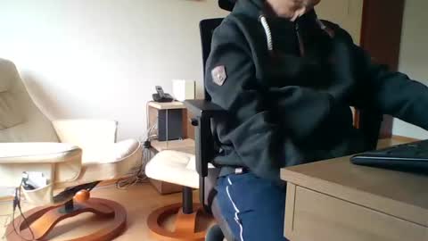 camcologne online show from 01.31.25