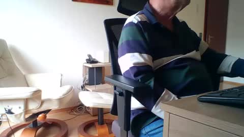 camcologne online show from 10.14.25