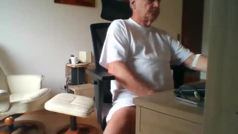 camcologne online show from 11.19.25