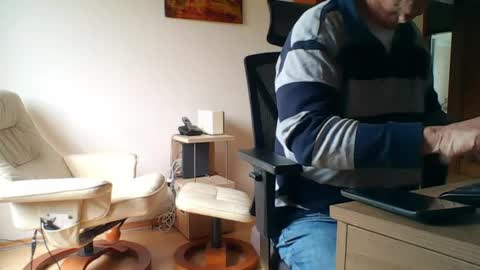Snapshot of camcologne chatting on 04.12.26 camcologne online show from 04.12.26