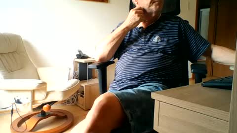 Snapshot of camcologne chatting on 06.30.26 camcologne online show from 06.30.26