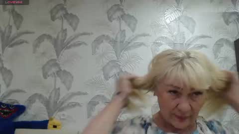 Snapshot of camdiva1 chatting on 06.26.26 CamDiva1 online show from 06.26.26