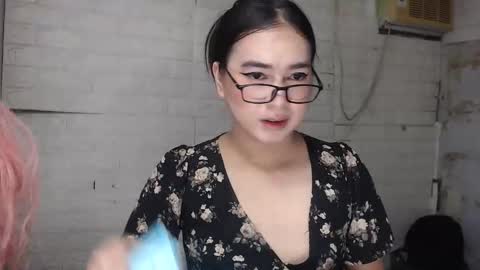 camela_star online show from 10.25.25