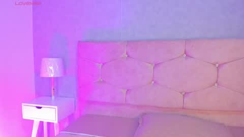 Camelia Smith online show from 09.17.25