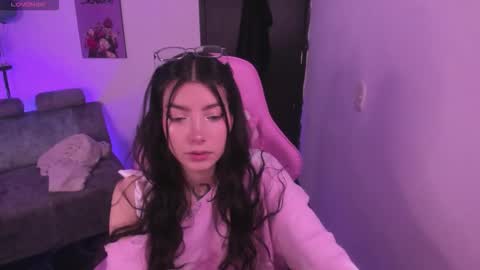 Snapshot of cami_mila99 chatting on 12.01.25 CAMI online show from 12.01.25