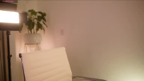 Snapshot of camidoll_10 chatting on 11.13.25 camila online show from 11.13.25