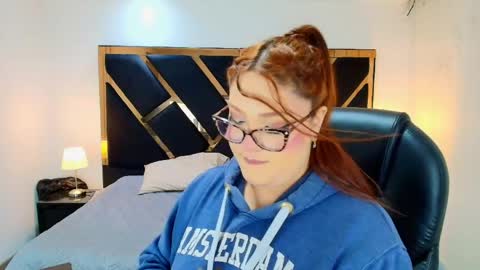 Snapshot of camiila_osorio chatting on 06.08.26 Camila Osorio online show from 06.08.26