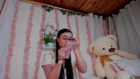 Snapshot of camiilalopee chatting on 10.18.25 Camii Lopez online show from 10.18.25