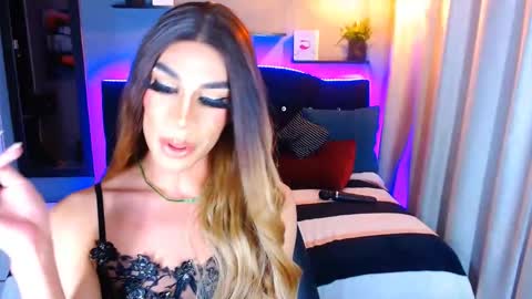 Snapshot of camila_hoottie chatting on 01.27.25 Camila online show from 01.27.25